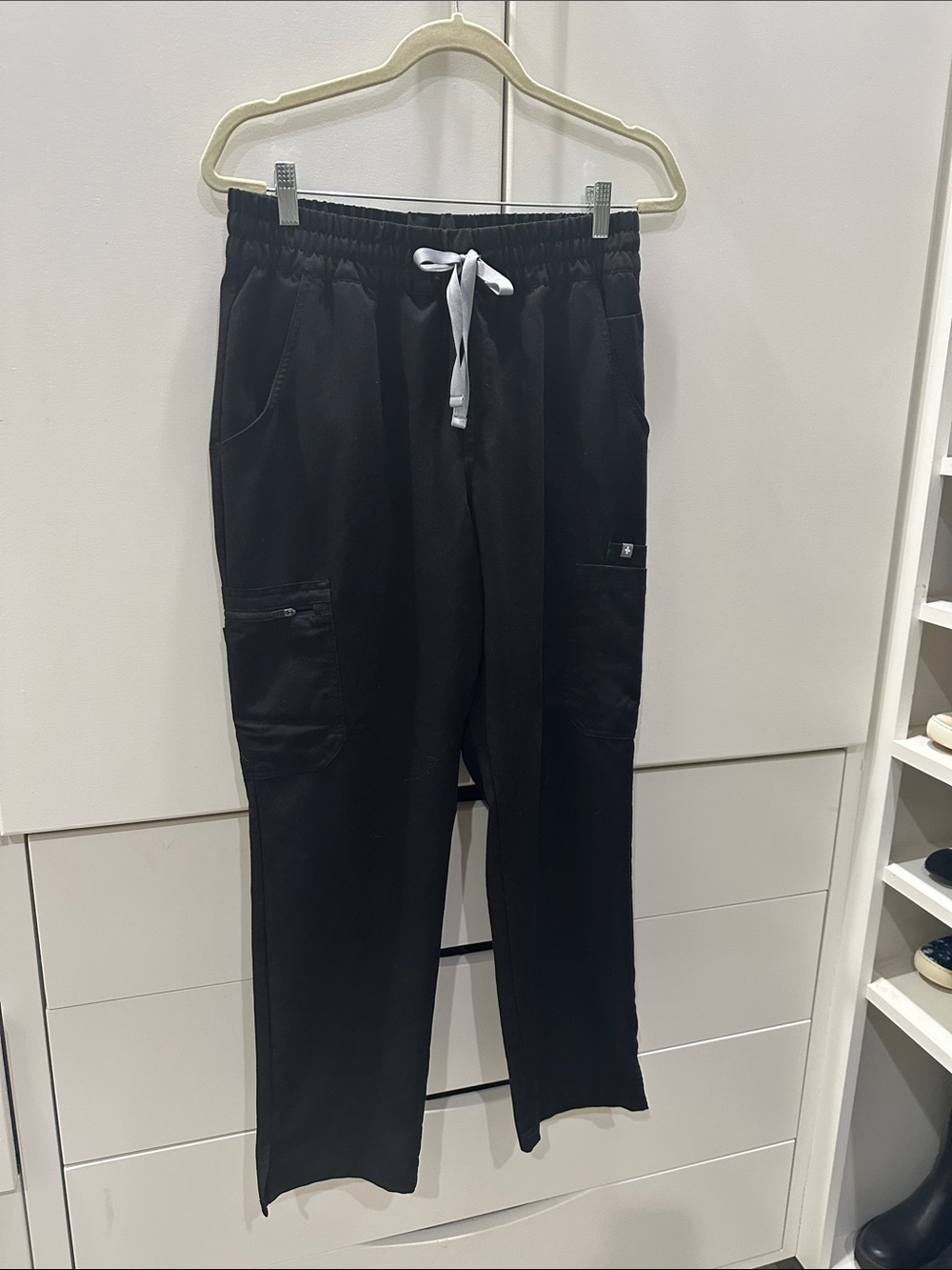 Figs Black women scrubs,Cargo Drawstring scrubs in short